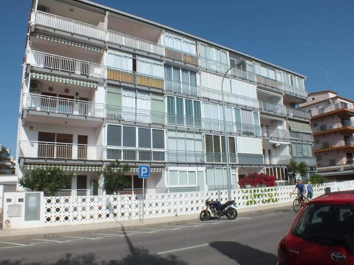 Apartamento Cerca De La Playa Con Terraza Y Parking En Roses, Costa Brava - Es-204-55