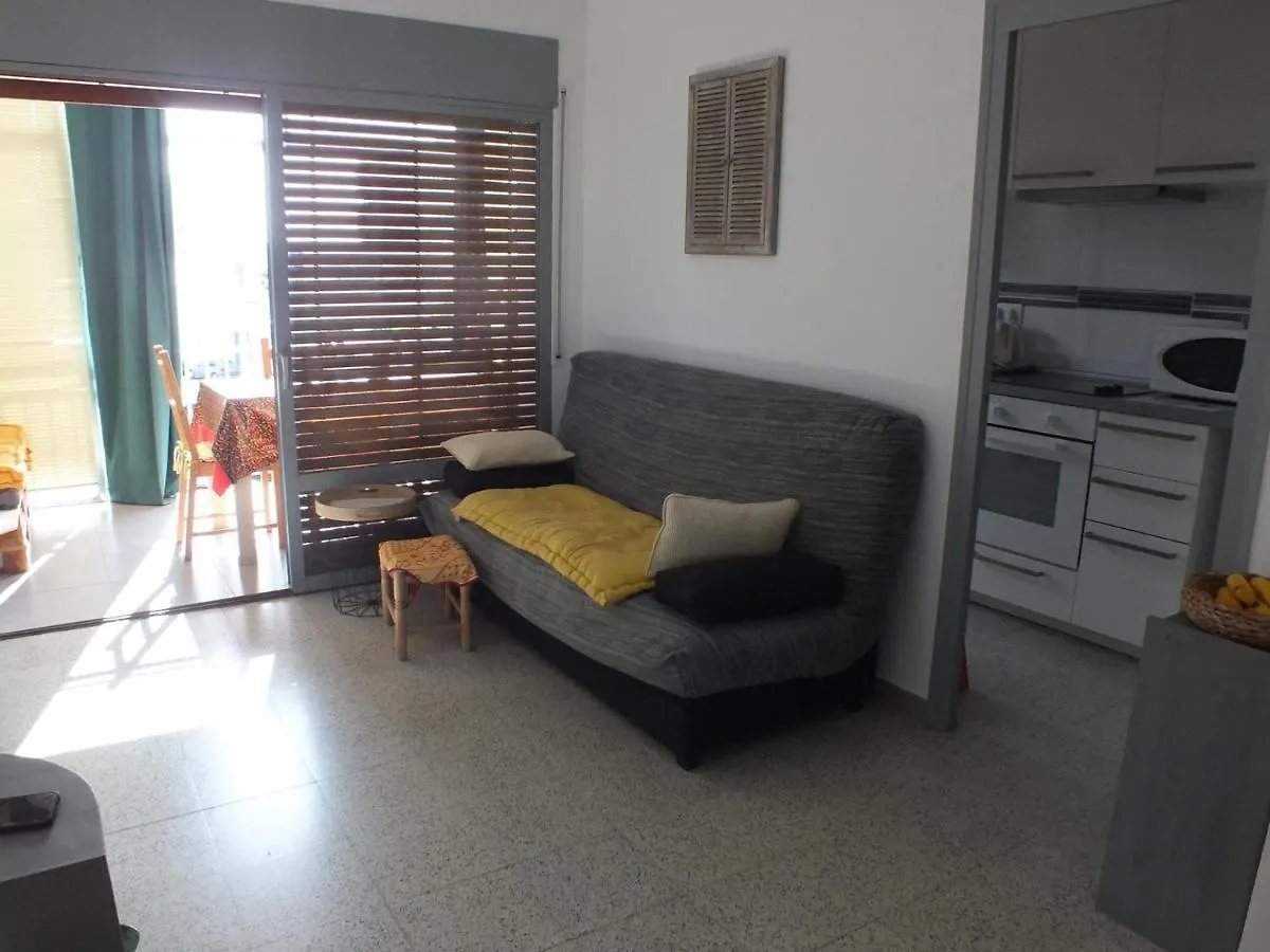 Apartamento Cerca De La Playa Con Terraza Y Parking En Roses, Costa Brava - Es-204-55 Roses