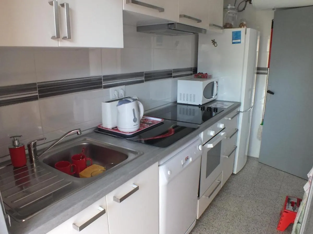 Apartamento Cerca De La Playa Con Terraza Y Parking En Roses, Costa Brava - Es-204-55 Spain